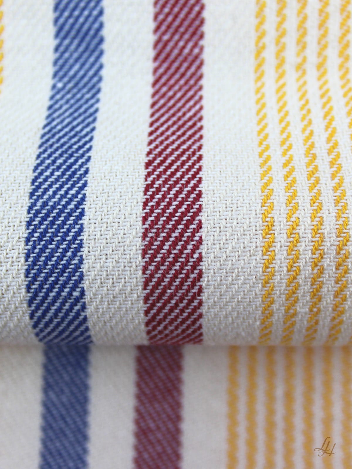 Küchentuch aus Baumwolle mit bunte Streifen im Detail