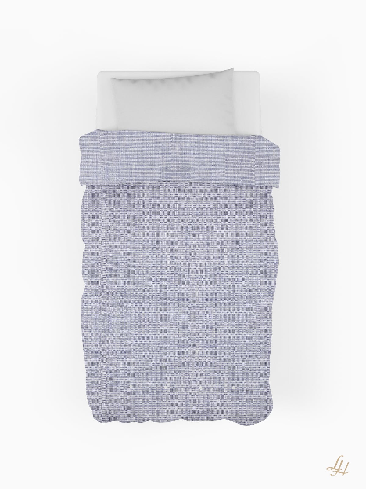 Ein Bett mit weißem Kissen und hellblauer Leinenbettwäsche, gefertigt aus europäischem Flachs, von oben gesehen auf weißem Hintergrund.