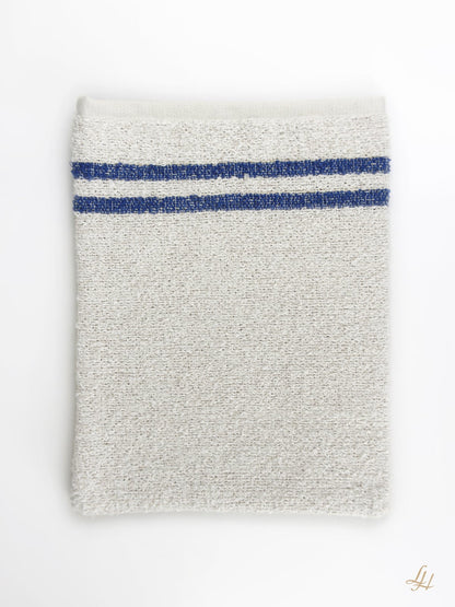 Waschhandschuh aus Leinenfrotté mit Grund Reinweiß in Blau Front