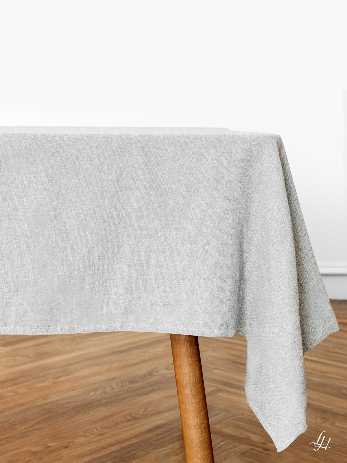 Tischtücher aus Reinleinen-Damast Muster Röschen in Cremeweiß, Beispieldarstellung