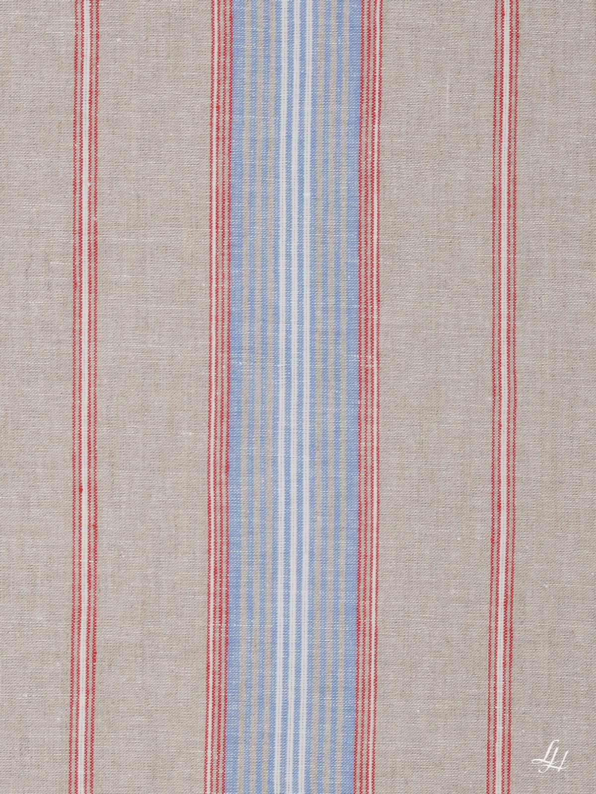 Ein Stoff in "Streifen rot-blau": beige mit senkrechten roten Streifen und einem breiten blauen Streifen mit hellblauen und weißen Akzenten.