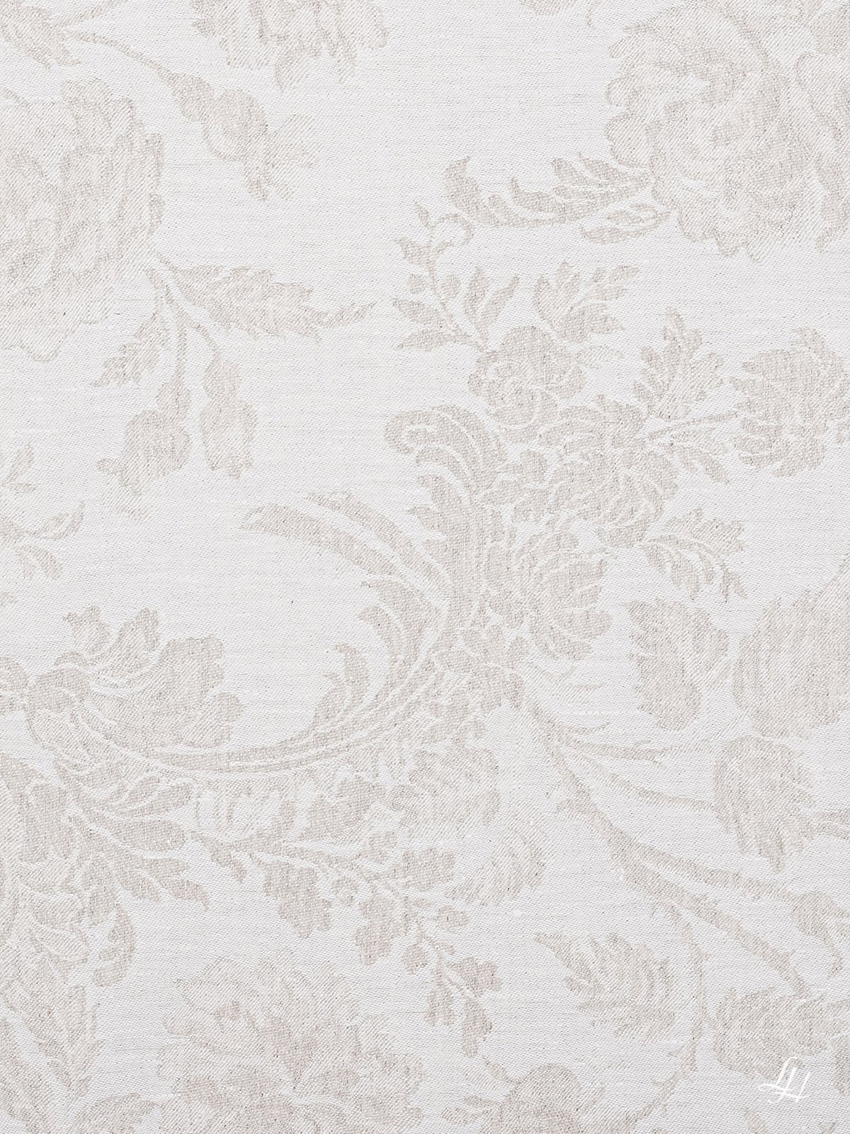 Stoff Chrysantheme Natur (Hell) mit einem subtilen, komplizierten Blumenmuster für einen strukturierten, eleganten Look.