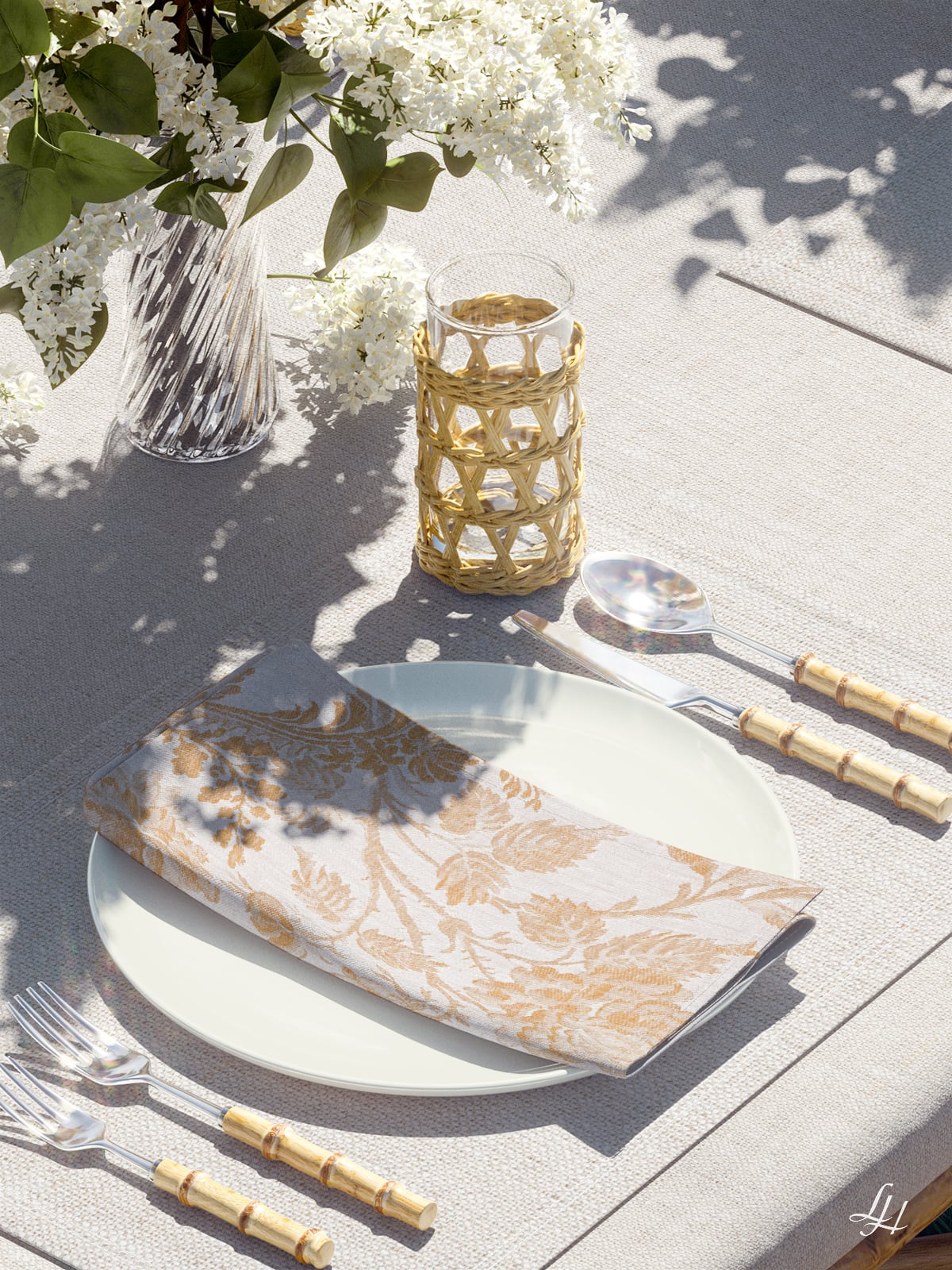 Servietten aus Reinleinen-Damast im Muster Chrysantheme in Gold-Hell; Beispielbild