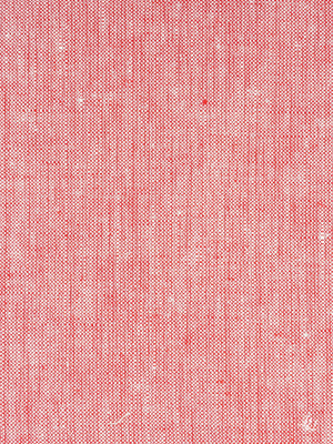 Nahaufnahme eines Rot Mittelgrobb Kissenbezugs, die seine hypoallergene, langlebige Webstruktur mit sichtbaren Fäden hervorhebt.